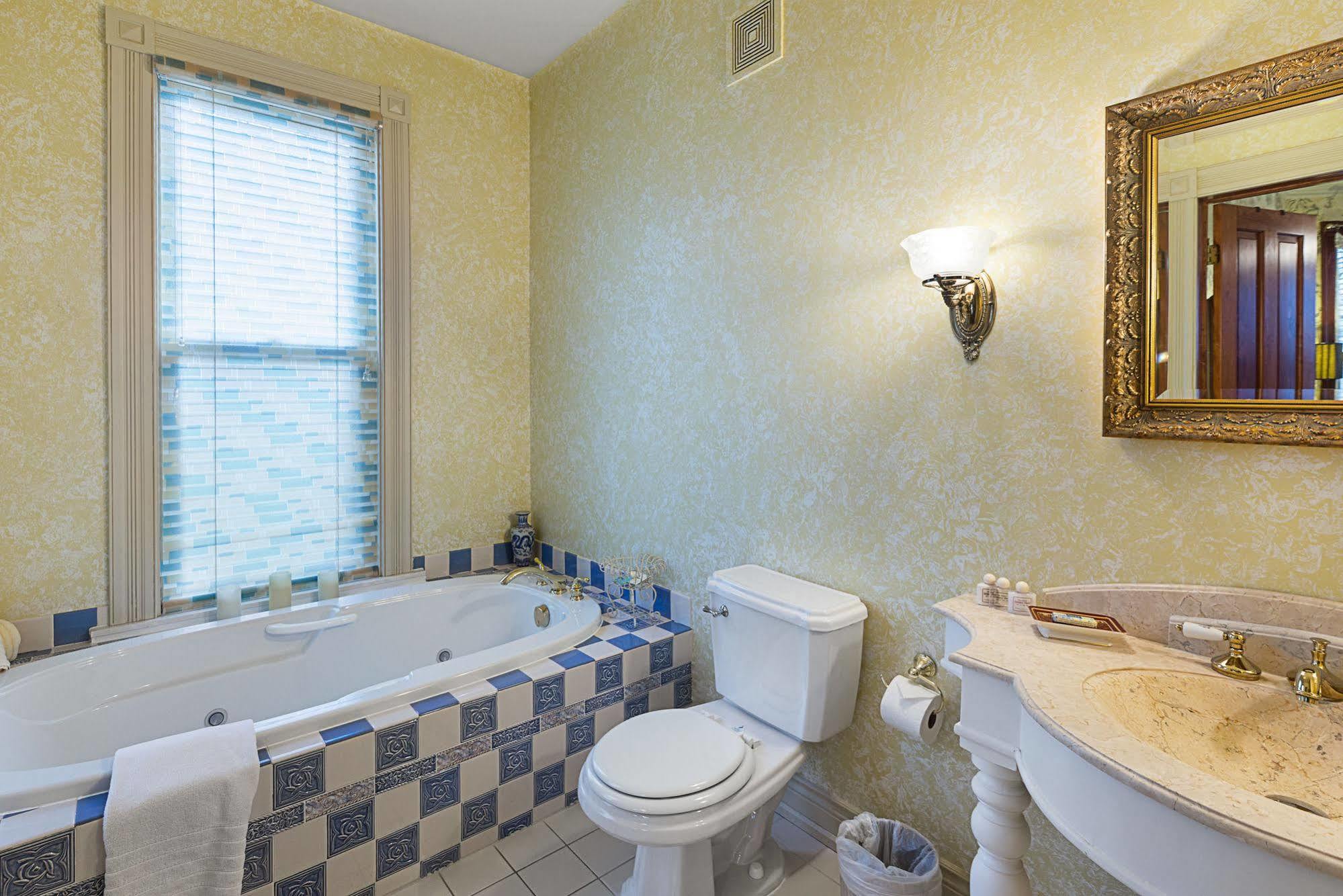 Historic Webster House Bed And Breakfast Inn Bay City Extérieur photo
