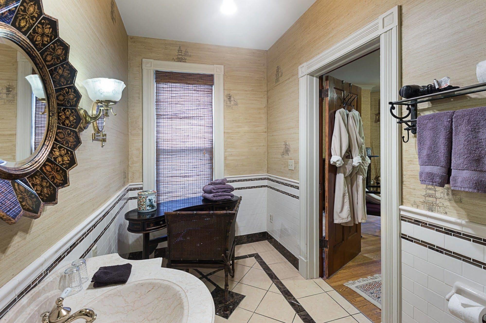 Historic Webster House Bed And Breakfast Inn Bay City Extérieur photo