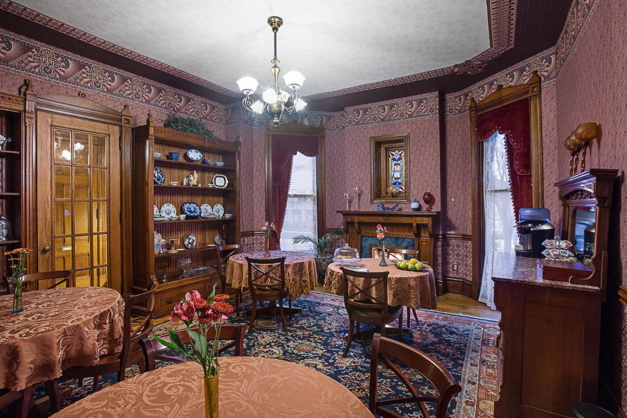 Historic Webster House Bed And Breakfast Inn Bay City Extérieur photo