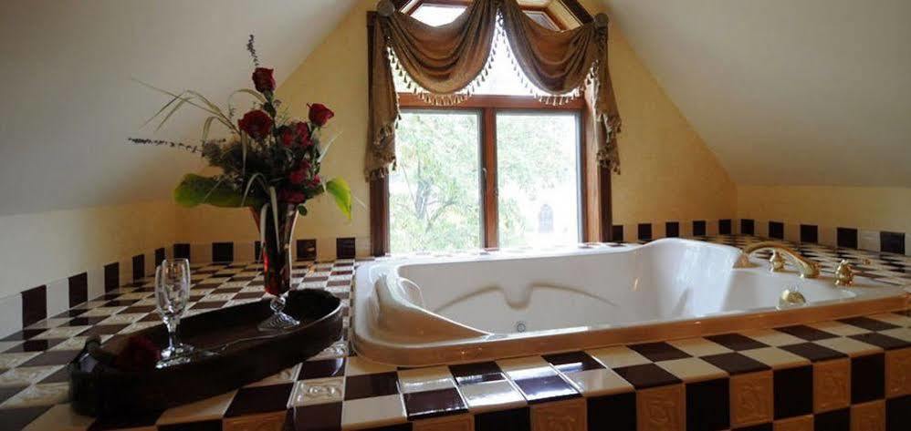 Historic Webster House Bed And Breakfast Inn Bay City Extérieur photo